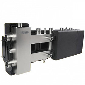 TIM Гидравлический разделитель с коллектором М2+1 (НЕРЖ. сталь, в теплоизоляции)