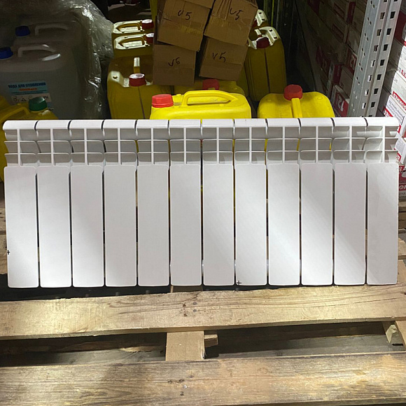 Биметаллический радиатор ROMMER Profi BM 350/80, 12 секций( Уценка, небольшие сколы по радиатору) Биметаллический радиатор ROMMER Profi BM 350/80, 12 секций( Уценка, небольшие сколы по радиатору)